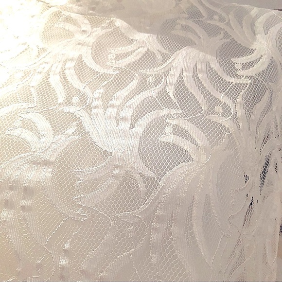 Plume Lace - Top - Picture 2 of 5